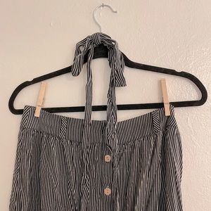 Mid-length skirt, button up w/ tie belt, size S